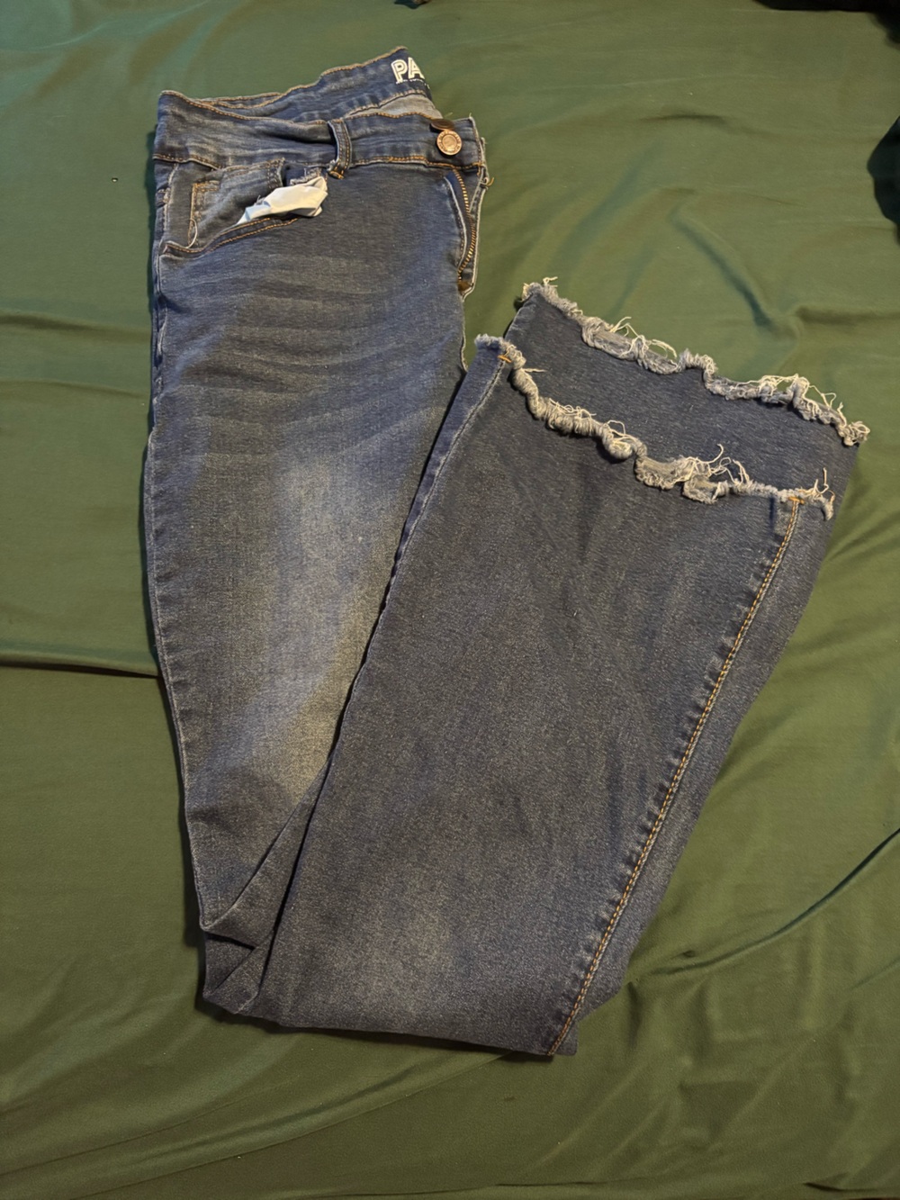 Frayed Hem Wide-Leg Jeans in Dark Blue